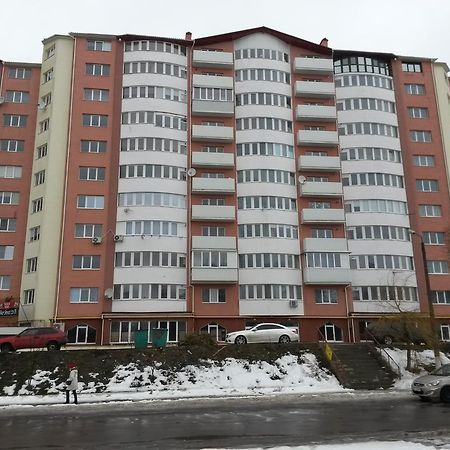 Apartment On Demyanchuka 1A รีฟเน ภายนอก รูปภาพ