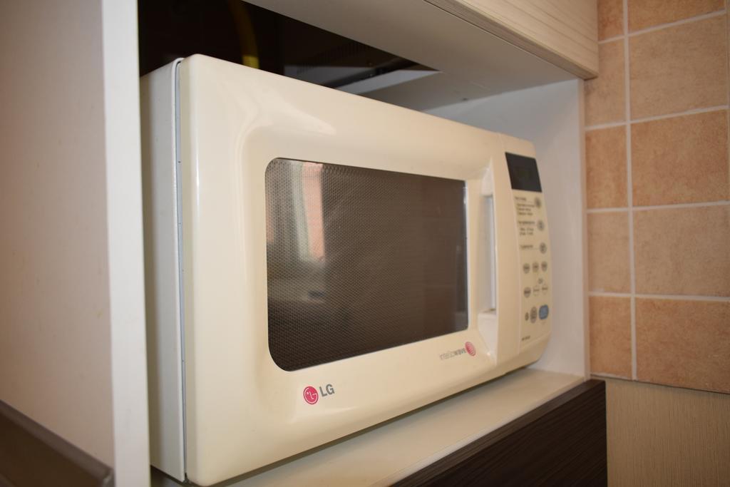 Apartment On Demyanchuka 1A รีฟเน ภายนอก รูปภาพ